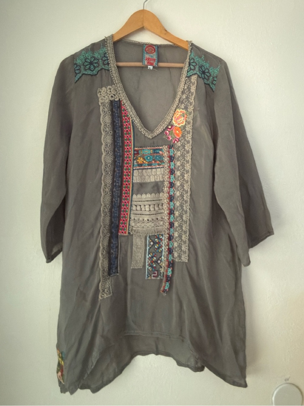Johnny Was Tunic Blouse Gray V-Neck Long Sleeve Embroidered Lace Women's Large